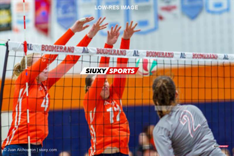 Emy CHAMPOUX - Amélie D'AMBOISE -  Cégep André Laurendeau - Collège Lionel-Groulx - Volleyball - RSEQ 2025 - Volleyball F D1 - André Laurendeau (1) vs (3) Lionel-Groulx (#RSEQ25VFD1ALLG02) Photo by: Juan Alchourron | Siuxy Sports 2025-02-12