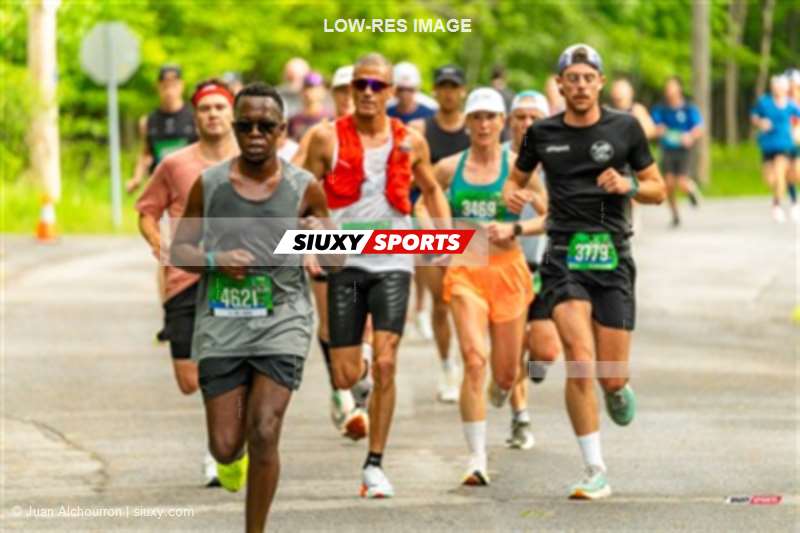 2025 Marathon Sun Life - Longueil - Shiny Happy People Running !!