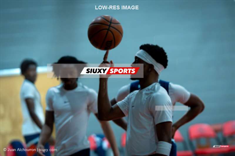 Hamid Eric GOUBA - Lawadouan Yann Ulrich Mou PARE -  College Ahuntsic - Cégep André Laurendeau - Basketball - RSEQ 2025 - Basketball M -  D2 Sud-Ouest -  Champ de Conf - Ahuntsic (80) vs (91) André Laurendeau (#RSEQ25BMD2CCAAL03) Photo by: Juan Alchourron | Siuxy Sports 2025-03-28