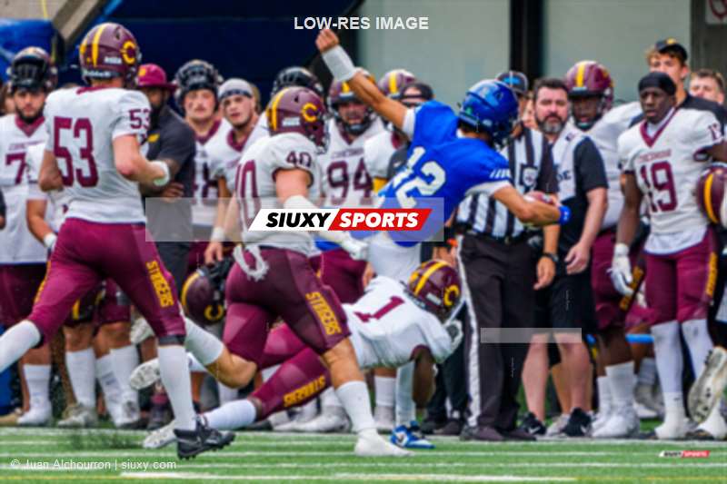  Université de Montréal - Université Concordia - Football - RSEQ 2025 - Football Universitaire - Carabins de Montréal (41) vs (14) Stingers de Concordia - Match (#RSEQ25FUCS81) Photo by: Juan Alchourron | Siuxy Sports 2025-08-23
