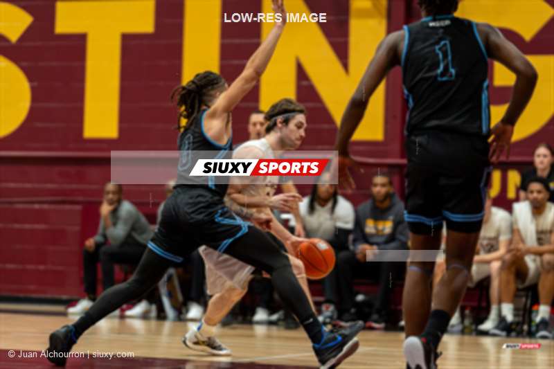 Steeven BELJOUR DIAZ - Karl-Tommy LAFOREST -  Université Concordia - Université du Québec à Montréal - Basketball - RSEQ 2025 - Basketball M Démi Finale - Concordia (77) vs (70) UQAM (#RSEQ25BMDFCOUQ02) Photo by: Juan Alchourron | Siuxy Sports 2025-02-26