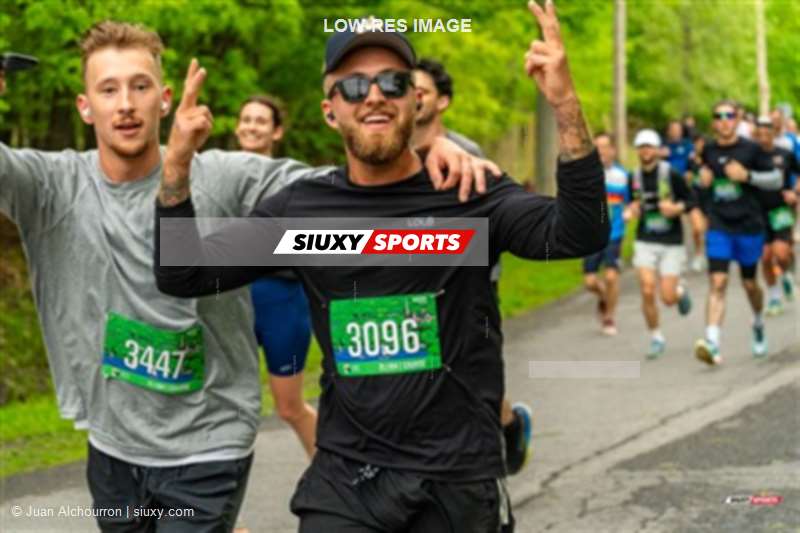 2025 Marathon Sun Life - Longueil - Shiny Happy People Running !!