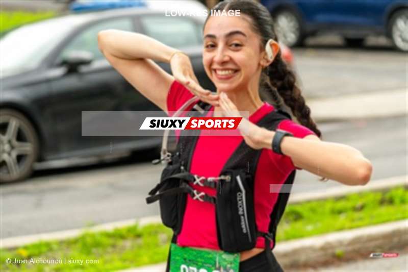 2025 Marathon Sun Life - Longueil - Shiny Happy People Running !!