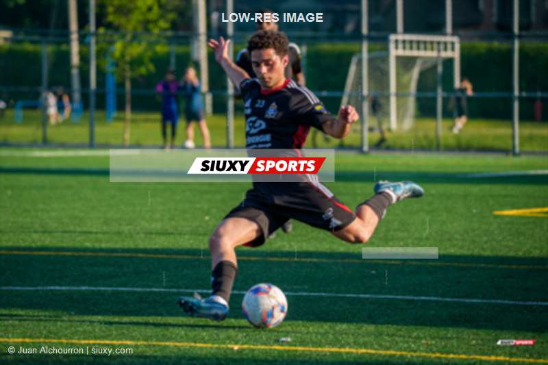 Emmanuel FAIVRE-DUBOZ -  CS Mont-Royal Outremont - Royal Beauport - Soccer - L1QC 2025 - CS Mont-Royal Outremont (2) vs (3) Royal Beauport (#L1QC25MRORB6) Photo by: Juan Alchourron | Siuxy Sports 2025-06-29