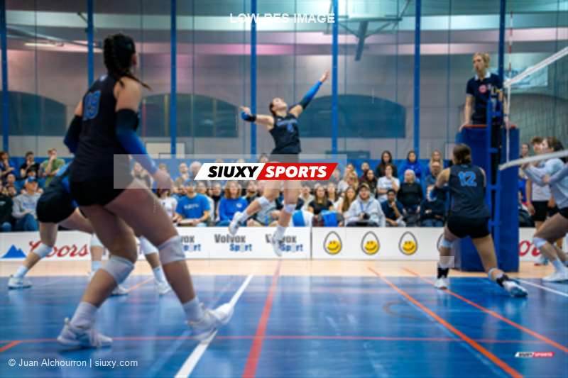 Milica DJORDJEVIC - Florence LAPOINTE -  Université de Montréal - Université Laval - Volleyball - RSEQ 2025 - Volleyball F Finale 1 - Université de Montréal (3) vs (1) Université Laval (#RSEQ25VFF1UMUL02) Photo by: Juan Alchourron | Siuxy Sports 2025-02-28