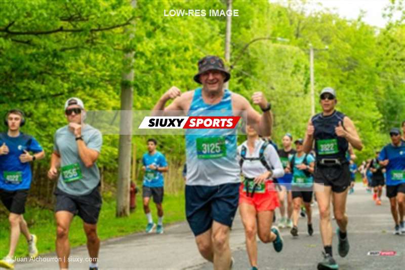 2025 Marathon Sun Life - Longueil - Shiny Happy People Running !!