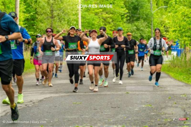 2025 Marathon Sun Life - Longueil - Shiny Happy People Running !!