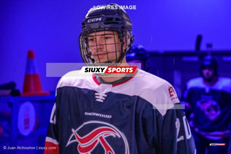  ÉTS (École de technologie supérieure) - Université du Québec en Outaouais - Ice hockey - RSEQ 2025 - Hockey M D2 - Piranhas ETS vs Torrents Université du Québec en Outaouais - Avant Match (#RSEQ25HMD2EO0) Photo by: Juan Alchourron | Siuxy Sports 2025-10-11