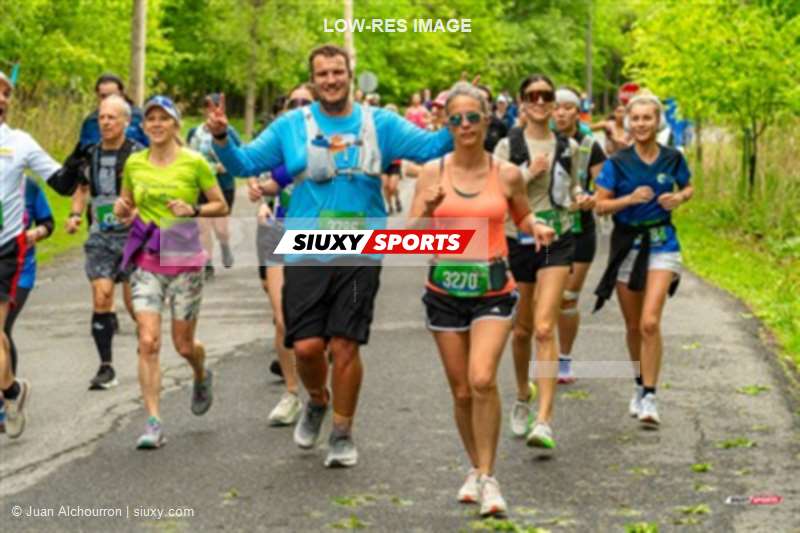 2025 Marathon Sun Life - Longueil - Shiny Happy People Running !!