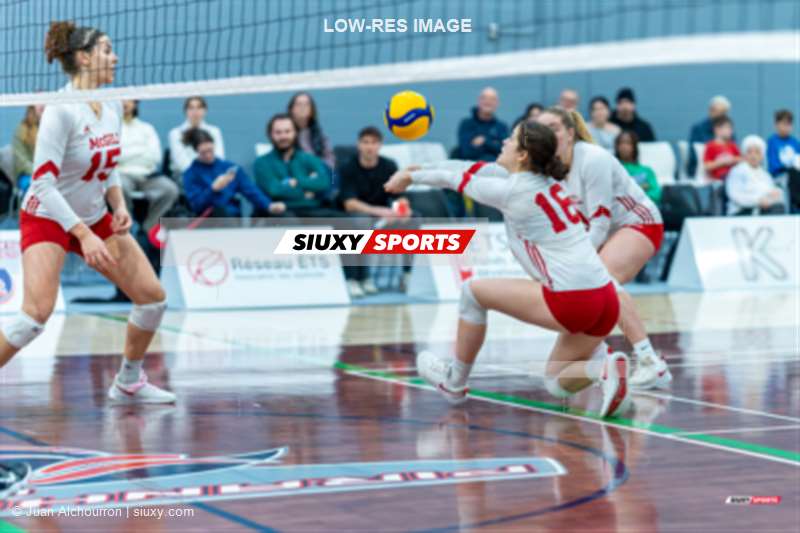 Selima GUIDARA -  ÉTS (École de technologie supérieure) - Université McGill - Volleyball - RSEQ 2025 - Volleyball F - ETS (0) vs (3) McGill (#RSEQ25VFETSMCG02) Photo by: Juan Alchourron | Siuxy Sports 2025-02-02
