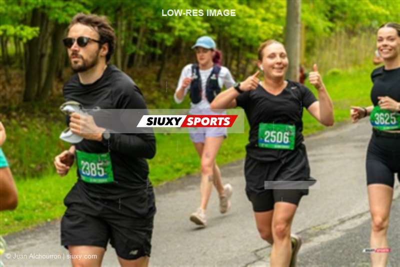 2025 Marathon Sun Life - Longueil - Shiny Happy People Running !!
