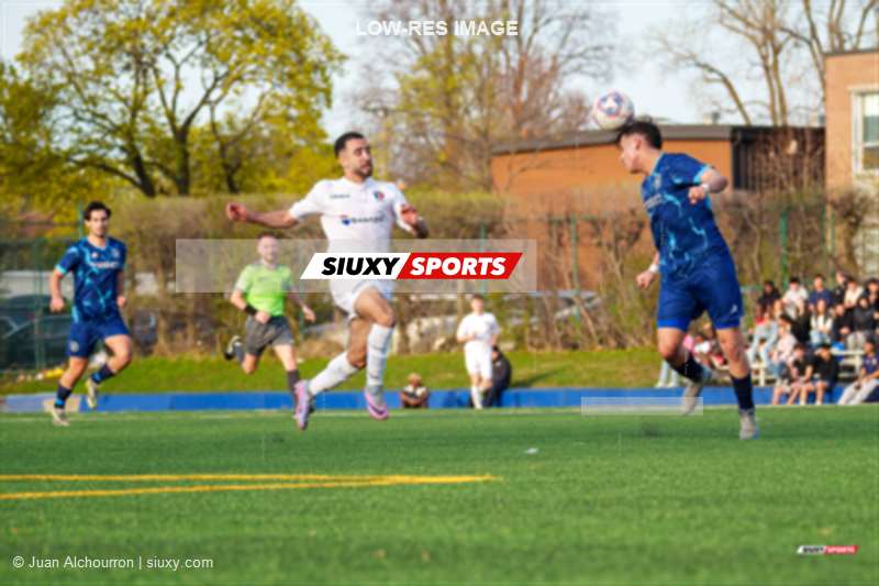  CS Mont-Royal Outremont - CS de St-Hubert - Soccer - L1QC 2025 - CS Mont-Royal Outremont (2) vs (1) CS St-Hubert (#L1QC25CSMROSH5) Photo by: Juan Alchourron | Siuxy Sports 2025-05-04