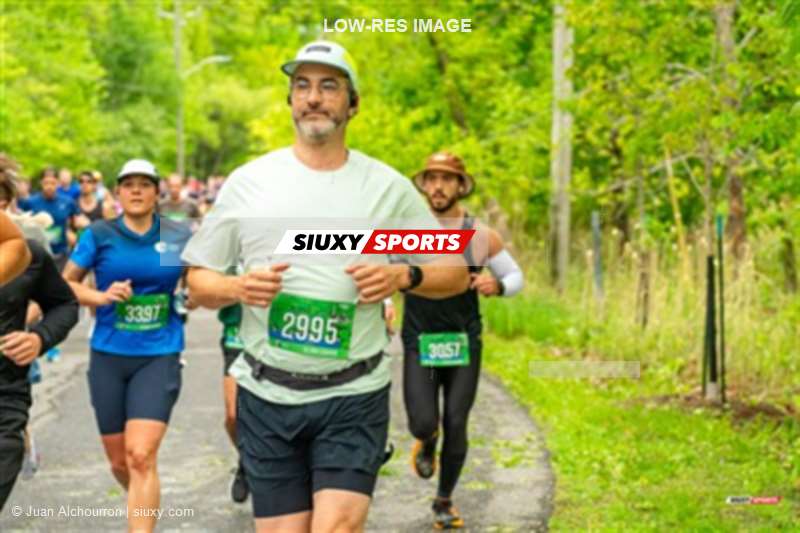 2025 Marathon Sun Life - Longueil - Shiny Happy People Running !!