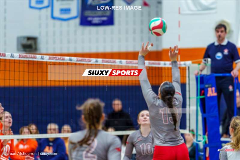 Amélie D'AMBOISE - Maory LARIVEAU - Emma WOLSZCZAN -  Cégep André Laurendeau - Collège Lionel-Groulx - Volleyball - RSEQ 2025 - Volleyball F D1 - André Laurendeau (1) vs (3) Lionel-Groulx (#RSEQ25VFD1ALLG02) Photo by: Juan Alchourron | Siuxy Sports 2025-02-12