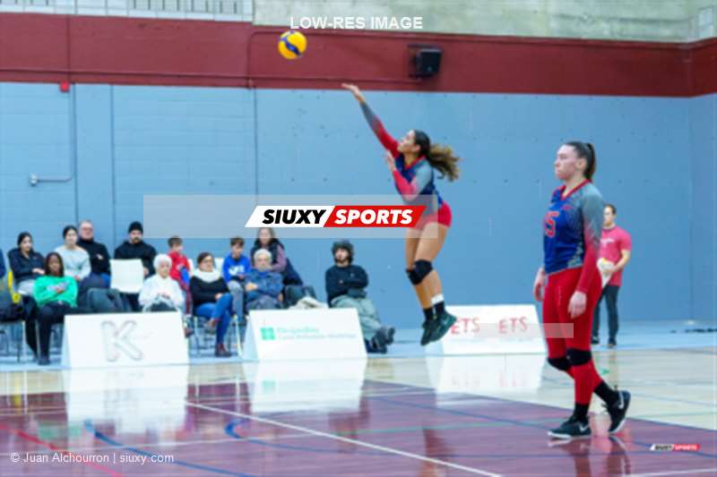 Iman ASSAMEUR - Kim DELORME -  ÉTS (École de technologie supérieure) - Université McGill - Volleyball - RSEQ 2025 - Volleyball F - ETS (0) vs (3) McGill (#RSEQ25VFETSMCG02) Photo by: Juan Alchourron | Siuxy Sports 2025-02-02