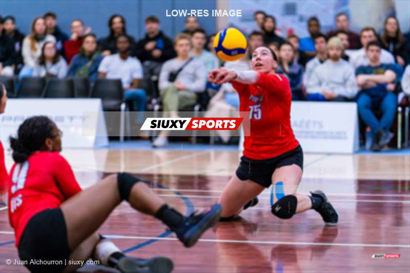 Kim DELORME - Iris ÉTIENNE -  ÉTS (École de technologie supérieure) - Université Laval - Volleyball - RSEQ 2025 - Volleyball F - ETS (0) vs (3) Université Laval (#RSEQ25VFETSUL01) Photo by: Juan Alchourron | Siuxy Sports 2025-01-17