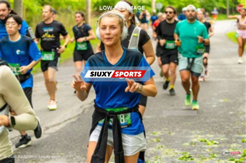 2025 Marathon Sun Life - Longueil - Shiny Happy People Running !!
