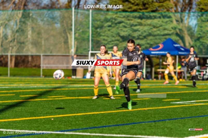  CS Boucherville - Lévis-Est - Soccer - L2QC 2025 F - CS Boucherville (1) vs (1) Lévis-Est (#L2QC25FCSBLE04) Photo by: Juan Alchourron | Siuxy Sports 2025-04-27