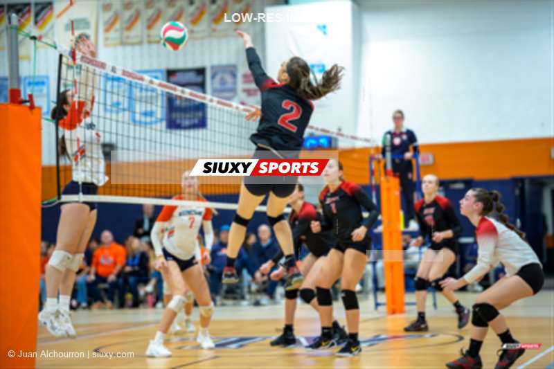  Cégep André Laurendeau - Cégep Édouard-Montpetit - Volleyball - RSEQ 2025 - Volleyball F D1 - André Laurendeau vs Édouard-Montpetit (#RSEQ25VFD1AE0) Photo by: Juan Alchourron | Siuxy Sports 2025-10-09