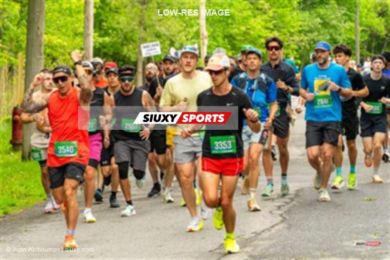 2025 Marathon Sun Life - Longueil - Shiny Happy People Running !!