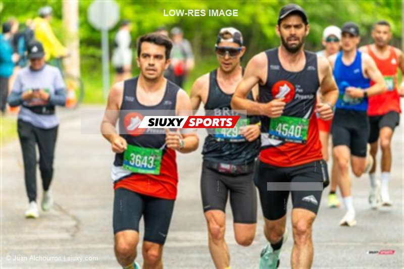 2025 Marathon Sun Life - Longueil - Shiny Happy People Running !!