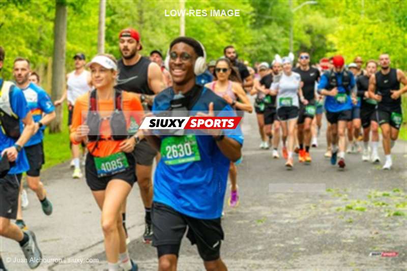 2025 Marathon Sun Life - Longueil - Shiny Happy People Running !!