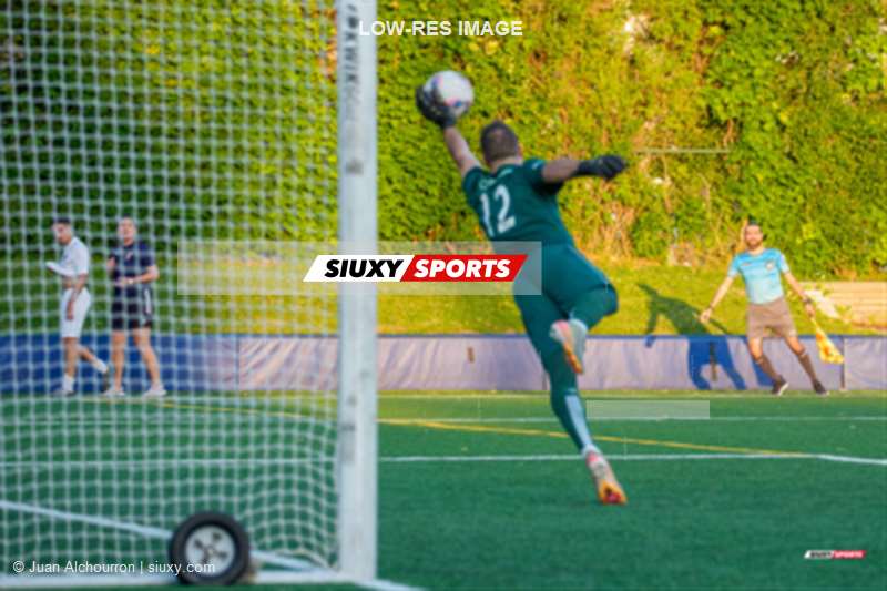 Peter SCUCCIMARRI -  CS Mont-Royal Outremont - AS Laval - Soccer - L1QC 2025 M - CS Mont-Royal Outremont (1) vs (2) AS Laval (#L1QC25MMROAL6) Photo by: Juan Alchourron | Siuxy Sports 2025-06-22
