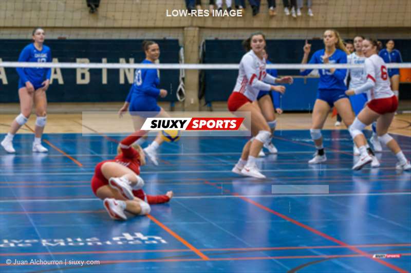 Emilia GRIGOROVA - Myriam KAYSER-TOURIGNY - Rachel LEDUC - Sarah MCGLASHAN - Emma WASKIEWICZ -  Université de Montréal - Université McGill - Volleyball - RSEQ 2025 - Volleyball F - 1/2 finale 1 - U de Montréal (1) vs (3) McGill (#RSEQ25VFDFUMMCG02) Photo by: Juan Alchourron | Siuxy Sports 2025-02-21