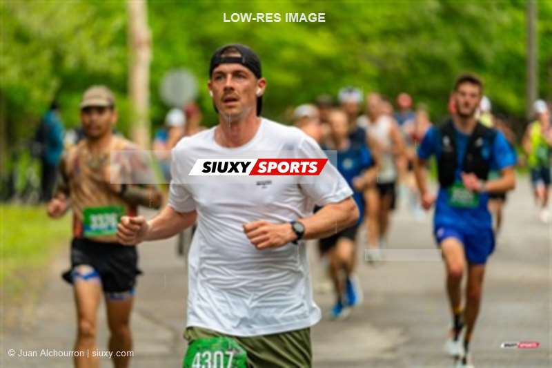 2025 Marathon Sun Life - Longueil - Shiny Happy People Running !!