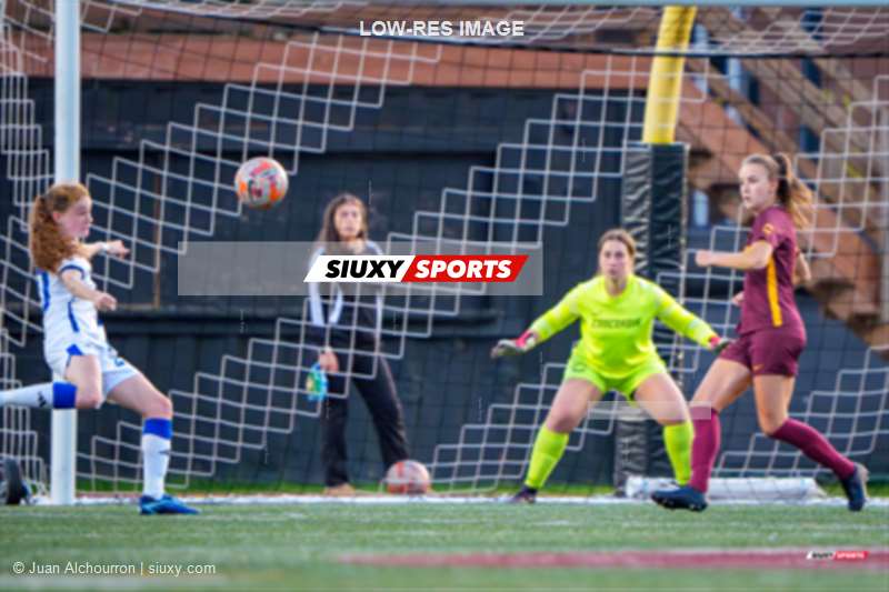 Alexiane TREMBLAY -  Université Concordia - Université de Montréal - Soccer - RSEQ 2025 - Soccer F - Concordia vs Université de Montréal (#RSEQ25SFCM39) Photo by: Juan Alchourron | Siuxy Sports 2025-09-12