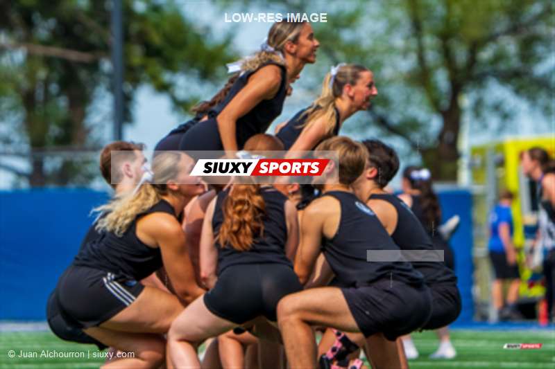  Université de Montréal -  - Football - RSEQ 2025 - Football Universitaire - Carabins vs Stingers - Ambiance & Cheerleading (#RSEQ25FUCS82) Photo by: Juan Alchourron | Siuxy Sports 2025-08-23