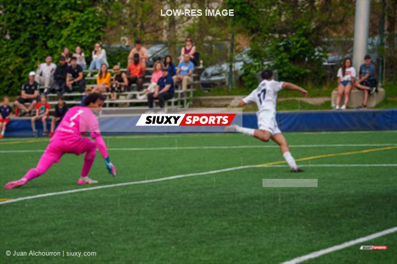  CS Mont-Royal Outremont - AS de Blainville - Soccer - L1QC 2025 - CS Mont-Royal Outremont (2) vs (1) AS de Blainville (#L1QC25MOBL6) Photo by: Juan Alchourron | Siuxy Sports 2025-06-08