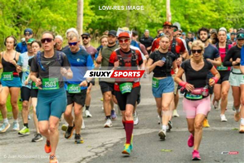2025 Marathon Sun Life - Longueil - Shiny Happy People Running !!