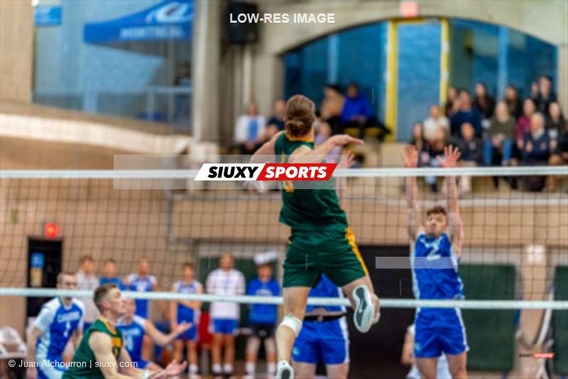 Julien BOILEAU - Yoan DAVID -  Université de Montréal - Université de Sherbrooke - Volleyball - RSEQ - 2023 Volley M - Université de Montréal (1) vs (3) Université de Sherbrooke (#RSEQ2023UDMvUSH02) Photo by: Juan Alchourron | Siuxy Sports 2023-02-05