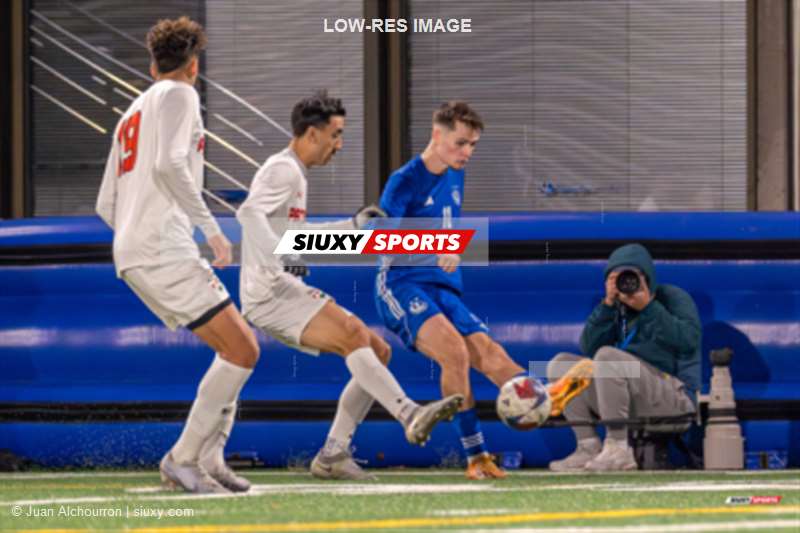  Université de Montréal - Université du Québec à Trois-Rivières - Soccer - RSEQ - 2023 Final Soccer Univ. Masc - UdM (1) vs (2) UQTR - Reel A (#RSEQ23SMUMTR11A) Photo by: Juan Alchourron | Siuxy Sports 2023-11-03