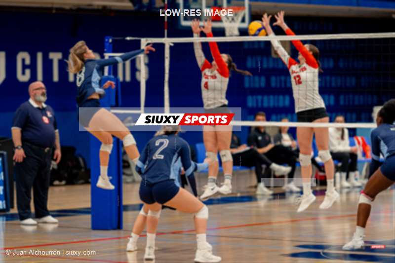 Laura CÔTÉ-COLLIN - Sabrina MAYER - Ophélie PAGEAU - Rachel ST-AMAND -  Université du Québec à Montréal - Université du Québec à Trois-Rivières - Volleyball - RSEQ - 2023 Volley F - UQAM (3) vs (0) UQTR (Match) (#RSEQ2023UQAMvUQTR02) Photo by: Juan Alchourron | Siuxy Sports 2023-02-12