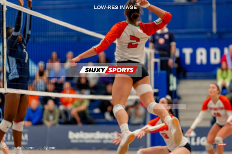Erlande DACILIA - Ophélie PAGEAU - Alissa VEILLEUX -  Université du Québec à Montréal - Université du Québec à Trois-Rivières - Volleyball - RSEQ - 2023 Volley F - UQAM (3) vs (0) UQTR (Match) (#RSEQ2023UQAMvUQTR02) Photo by: Juan Alchourron | Siuxy Sports 2023-02-12