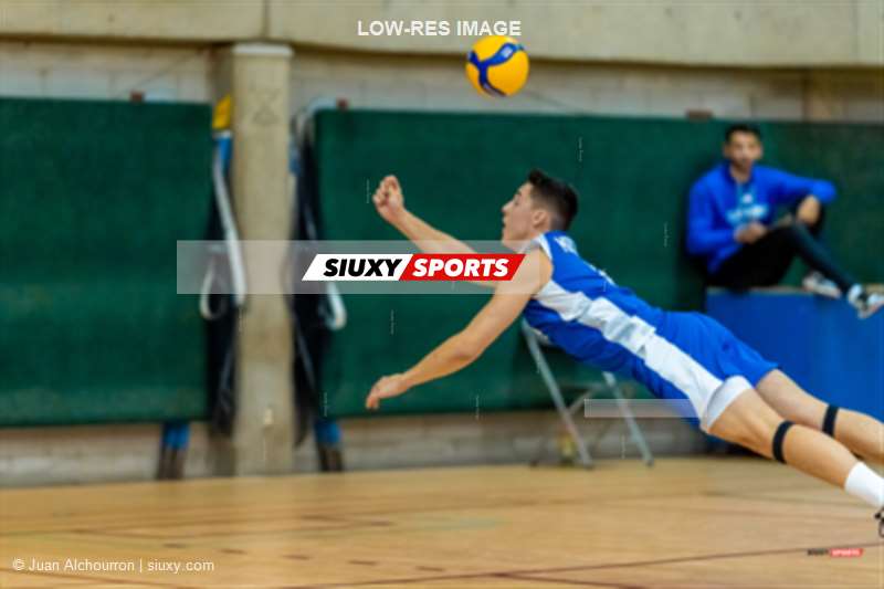 Tristan LEMIRE -  Université de Montréal - University of New Brunswick - Volleyball - RSEQ - 2023 Volley M - Université de Montréal (3) vs (1) University of New Brunswick (#RSEQ2023UDMvUNBr01) Photo by: Juan Alchourron | Siuxy Sports 2023-01-20