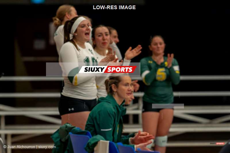 Émilie DUMETZ - Catherine LAVIGNE -  Université du Québec à Montréal - Université de Sherbrooke - Volleyball - RSEQ - 2023 Volley F - UQAM (3) vs (1) Université de Sherbrooke - 1 set (#RSEQ2023UQAMvUSH03) Photo by: Juan Alchourron | Siuxy Sports 2023-02-24