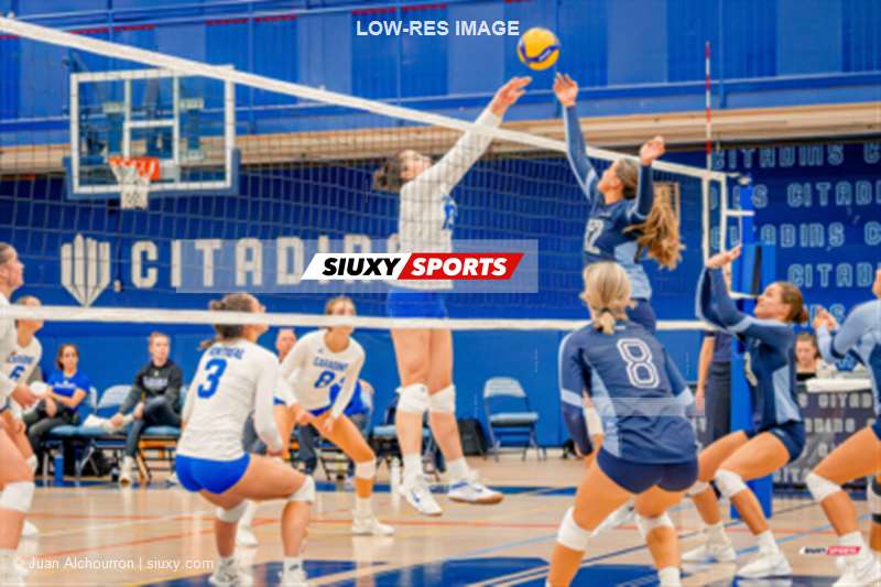 Émilie BOURQUE - Florence CLOUTIER - Laura CÔTÉ-COLLIN - Anica PINEAULT -  Université du Québec à Montréal - Université de Montréal - Volleyball - RSEQ - 2023 Volley F - UQAM (2) vs (3) UDM (#RSEQV23UQAUDM10) Photo by: Juan Alchourron | Siuxy Sports 2023-10-20