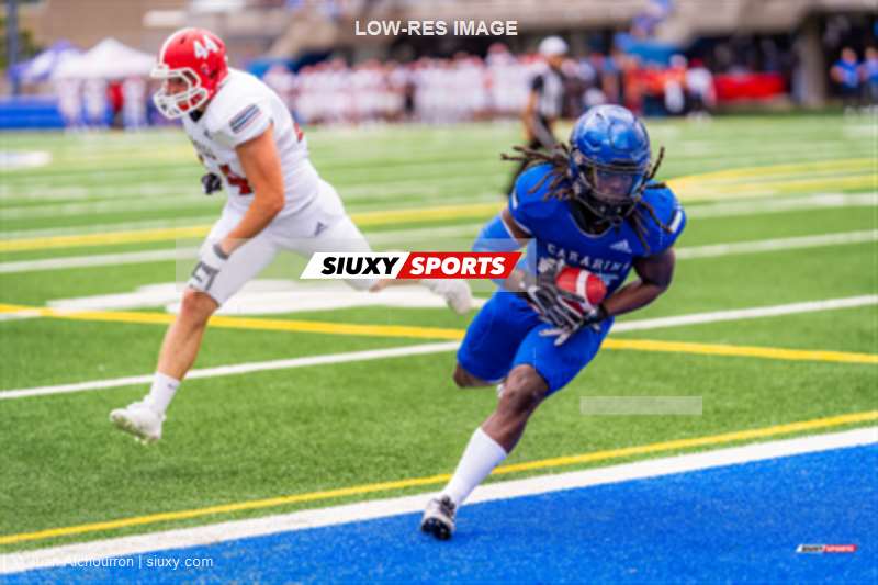 Lyshawn DUBOIS -  Université de Montréal - Université McGill - Football - RSEQ Football Universitaire - Carabins-UdM (43) vs (11) Redbirds-McGill - 1ere mi-temps (#RSEQ2023FUDMMCG08B) Photo by: Juan Alchourron | Siuxy Sports 2023-08-26
