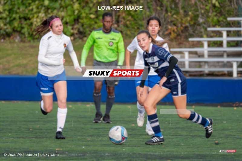  CS Mont-Royal Outremont - AS de Blainville - Soccer - PLSJQ F U-16 - CS MRO VS Blainville (#PLSJQF16MROBLA10) Photo by: Juan Alchourron | Siuxy Sports 2023-10-14