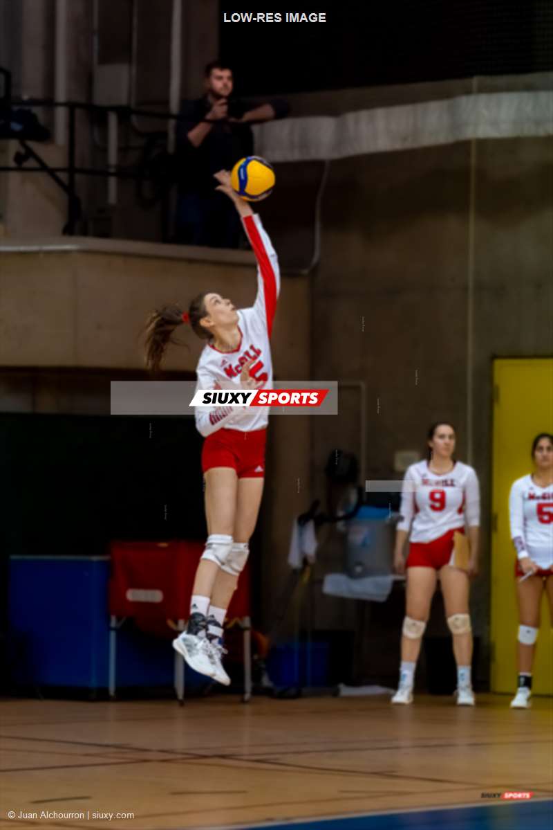 Clara POIRE -  Université de Montréal - Université McGill - Volleyball - RSEQ - 2023 Volley F - Université de Montréal (3) vs (1) McGill (#RSEQ2023UDMvMCG02R1) Photo by: Juan Alchourron | Siuxy Sports 2023-02-25