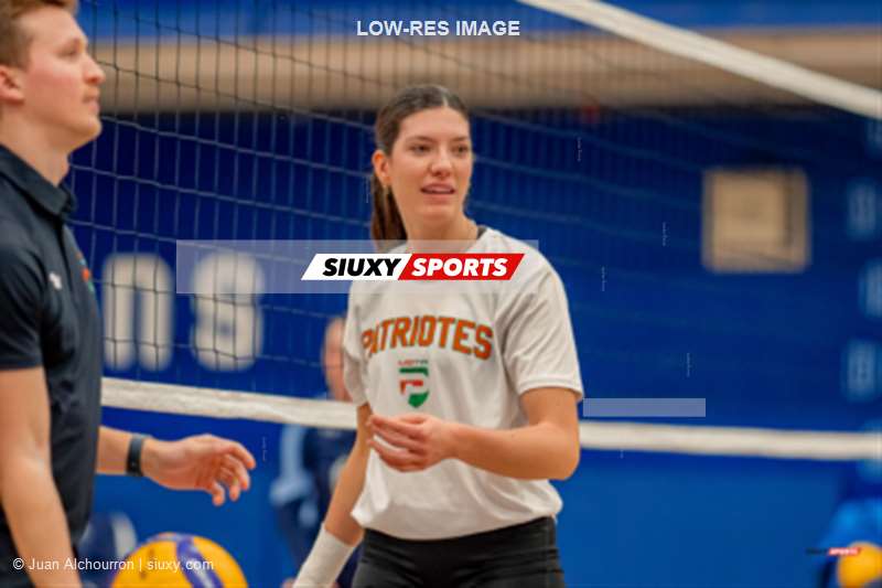 Arianne MAROIS -  Université du Québec à Montréal - Université du Québec à Trois-Rivières - Volleyball - RSEQ - 2023 Volley F - UQAM (3) vs (0) UQTR (Avant Match) (#RSEQ2023UQAMvUQTR01) Photo by: Juan Alchourron | Siuxy Sports 2023-02-12