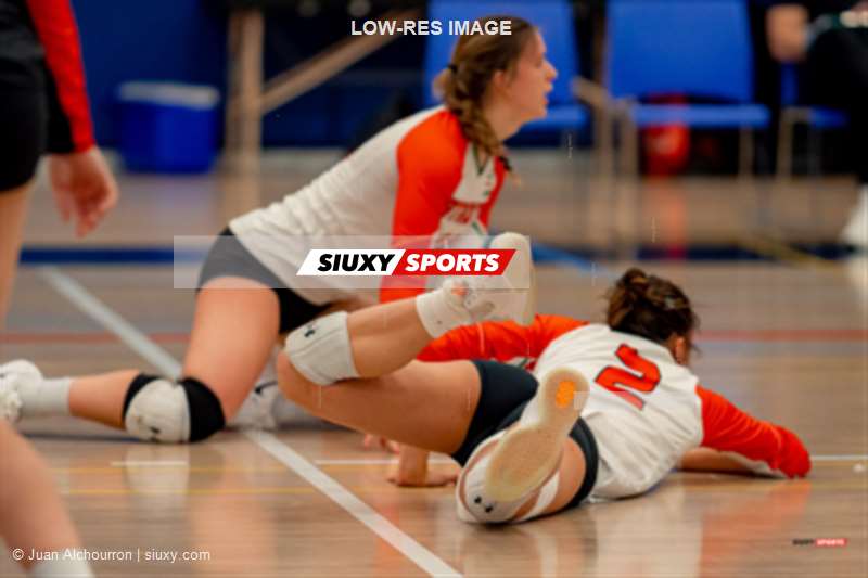 Marjorie PRONOVOST - Alissa VEILLEUX -  Université du Québec à Montréal - Université du Québec à Trois-Rivières - Volleyball - RSEQ - 2023 Volley F - UQAM (3) vs (0) UQTR (Match) (#RSEQ2023UQAMvUQTR02) Photo by: Juan Alchourron | Siuxy Sports 2023-02-12