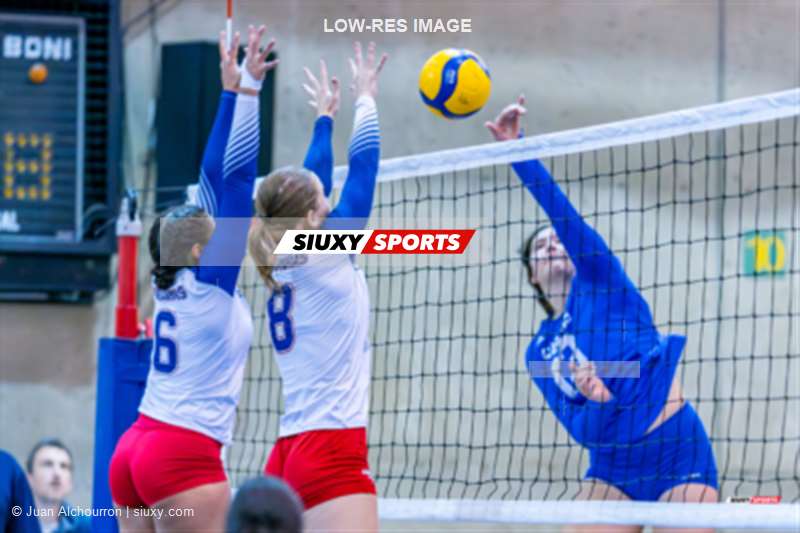 Una ZUBAC -  Université de Montréal - ÉTS (École de technologie supérieure) - Volleyball - RSEQ - 2023 Volley F Hors C. - U Montréal (3) vs (0) ETS (#RSEQ23VFCARETS11) Photo by: Juan Alchourron | Siuxy Sports 2023-11-12