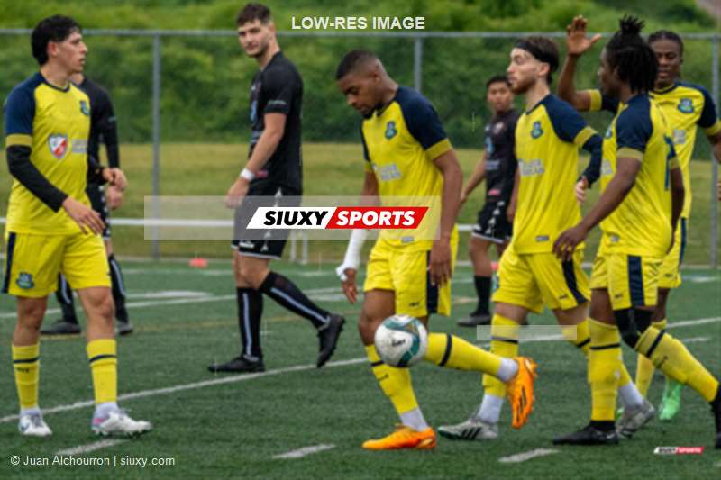  AS Laval - CS Longueuil - Soccer - PLSQ - A.S. de Laval (3) vs (1) CS Longueuil (#PLSQ2023ASLCSL06) Photo by: Juan Alchourron | Siuxy Sports 2023-06-17