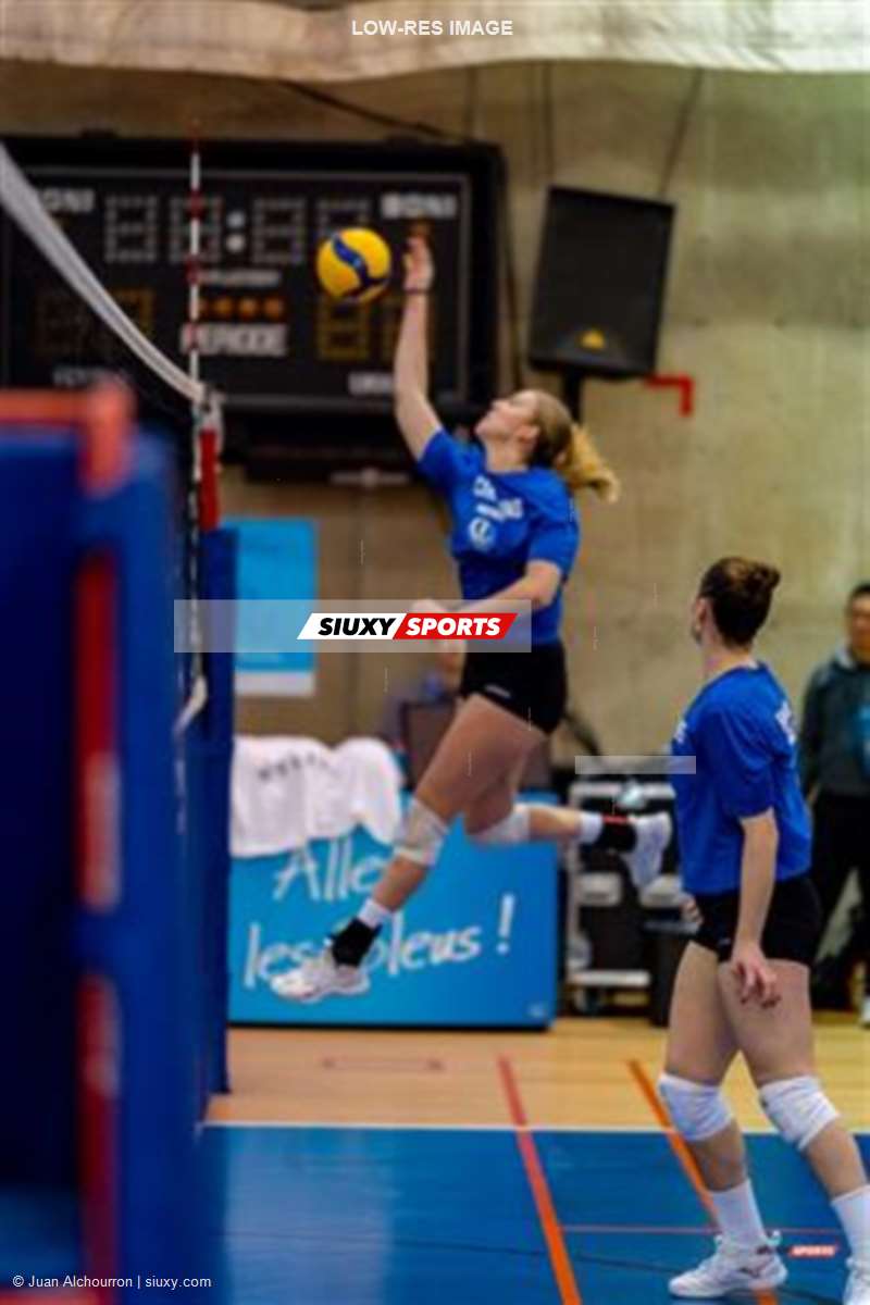 RSEQ - 2023 Volley F - Université de Montréal (1) vs (3) McGill University - R3 (Avant Match)