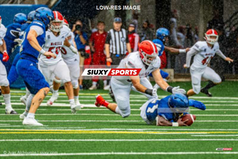  Université de Montréal - Université McGill - Football - RSEQ Football Universitaire - Carabins-UdM (43) vs (11) Redbirds-McGill - 1ere mi-temps (#RSEQ2023FUDMMCG08B) Photo by: Juan Alchourron | Siuxy Sports 2023-08-26