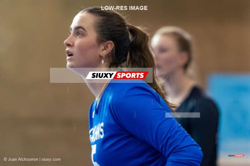 Brittany MCGLASHAN -  Université de Montréal - Université Ottawa - Volleyball - RSEQ - VOLLEY FÉM - UDM (2) VS (3) U. OTTAWA - REEL 2 (MATCH, Set 1 et 2) (#RSEQ2023UDMvUOT01R2) Photo by: Juan Alchourron | Siuxy Sports 2023-01-15